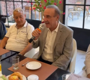 El Dr. Furman en The Senior Apartments
